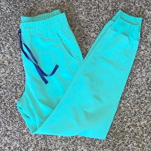 Figs Zamora scrub pants: medium, tall, high waisted, surgical green